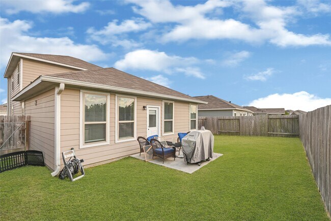 Building Photo - 25452 Northpark Lake Dr