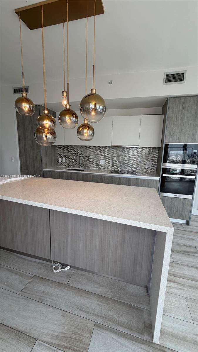 Building Photo - 2900 NE 7th Ave