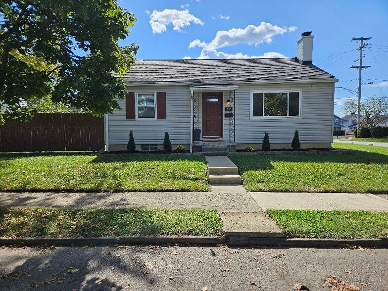 Primary Photo - 629 Hanford St