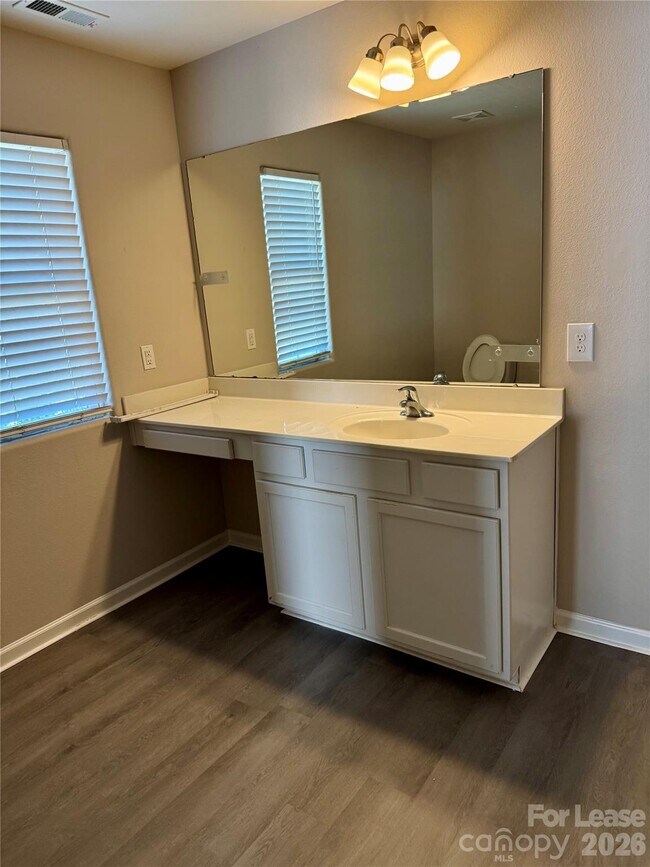 Building Photo - 937 Joselynn Drive