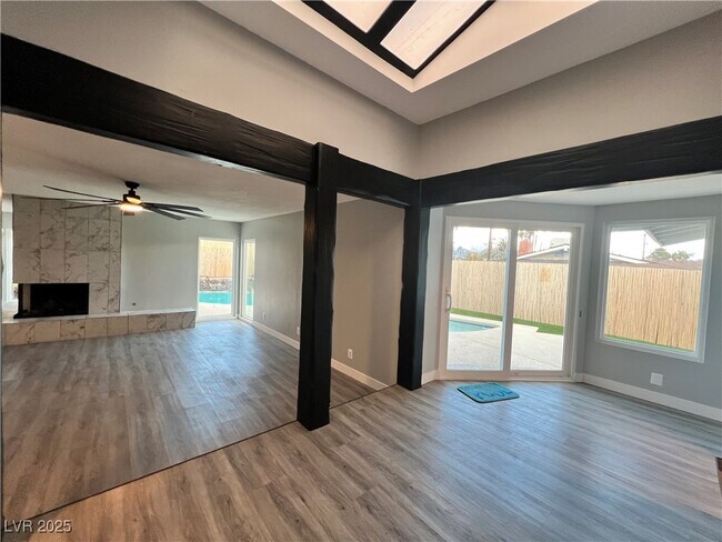 Building Photo - 3140 Hebard Dr