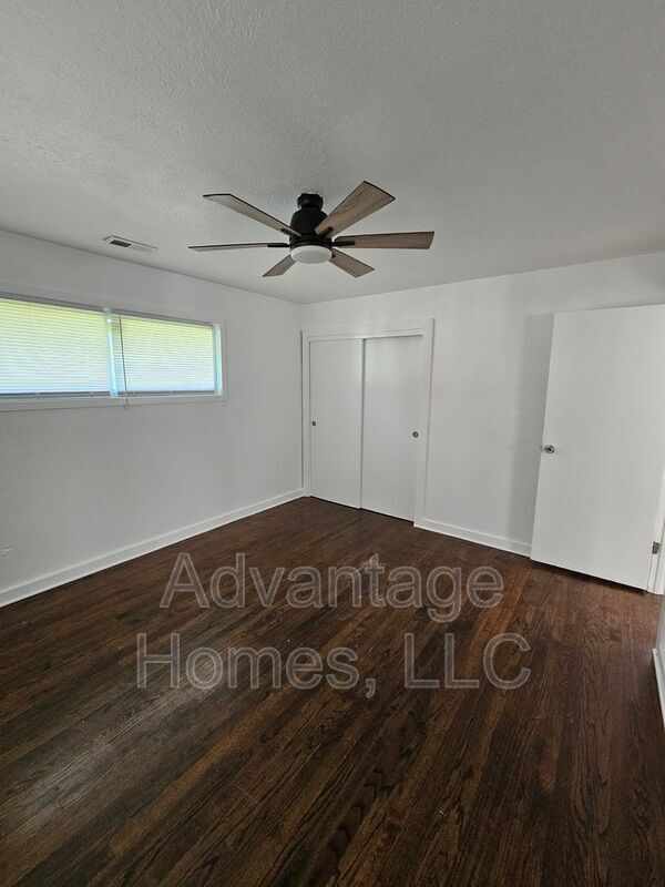 Building Photo - 11410 Palmer Ave