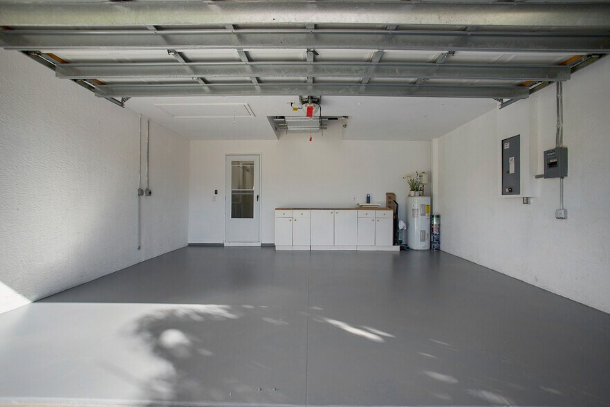 Building Photo - 2921 Inlet Cove Ln E