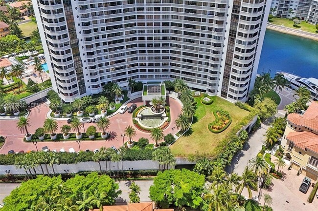 Building Photo - 1000 E Island Blvd