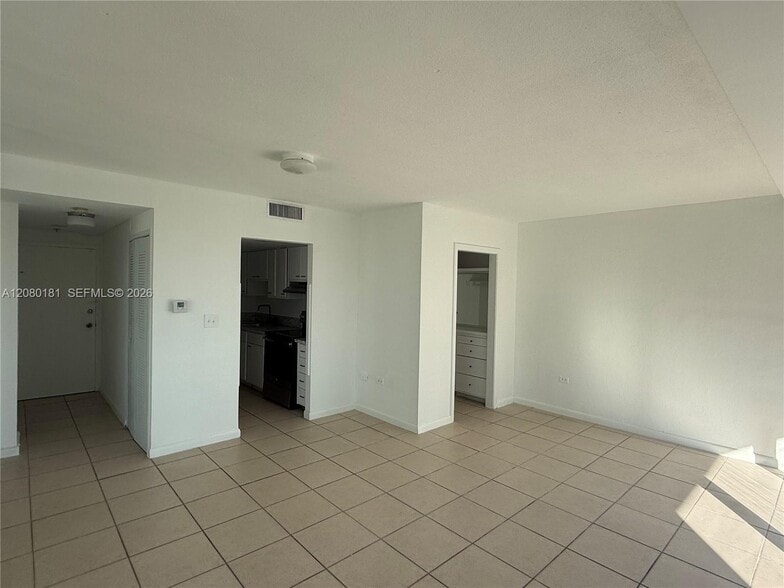 Building Photo - 7545 E Treasure Dr
