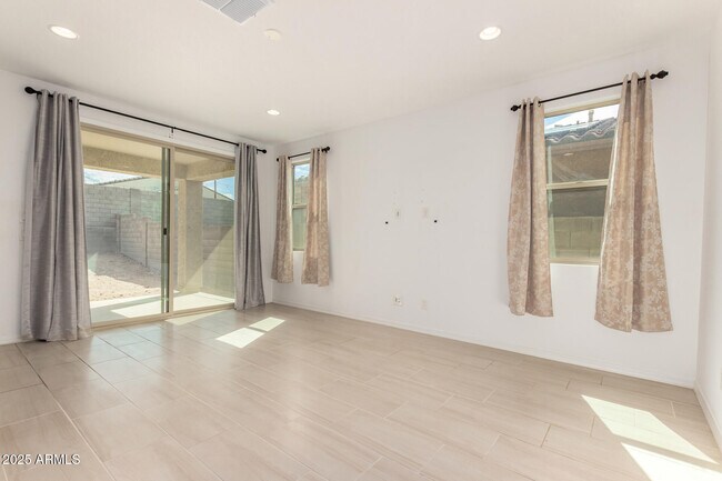 Building Photo - 12751 W Ocotillo Rd