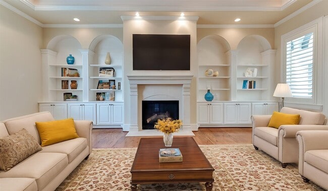 Building Photo - 1700 Sunset Blvd