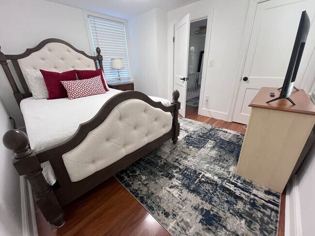 Building Photo - 21 Bullocks Point Ave