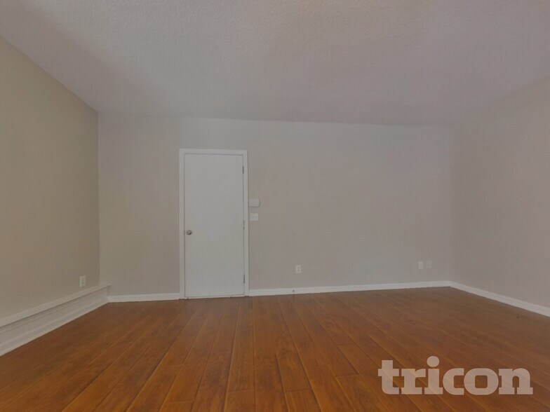 Building Photo - 138 Birchfield Way