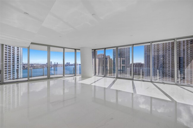 Building Photo - 300 Biscayne Blvd Way