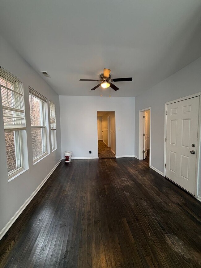 Building Photo - 7224 S St Lawrence Ave