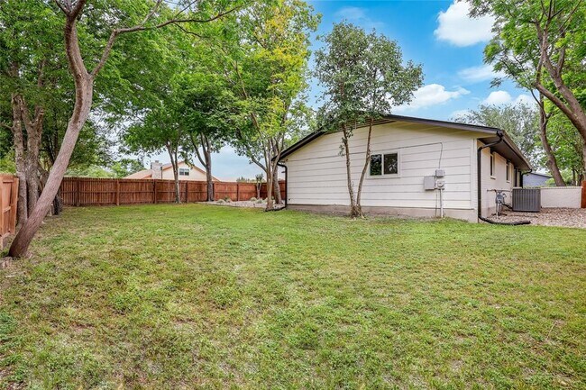 Building Photo - 1415 Mearns Meadow Blvd