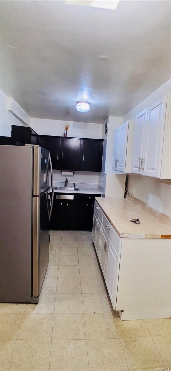 Building Photo - 89-15 Parsons Blvd