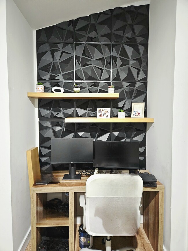 Building Photo - 84 Center Ave