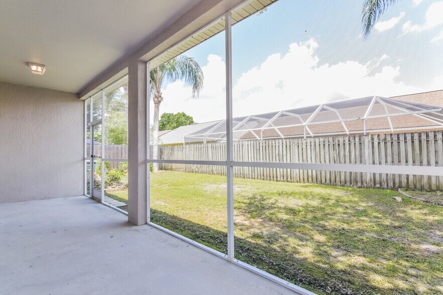 Building Photo - 1518 Wakefield Dr