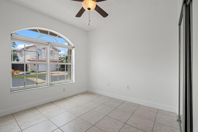 Building Photo - 11255 NW 53rd Ln