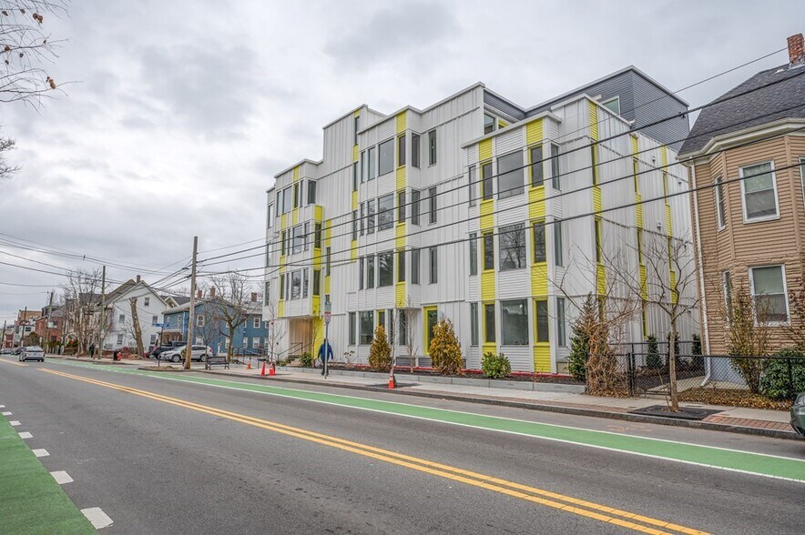 Building Photo - 205 Beacon St