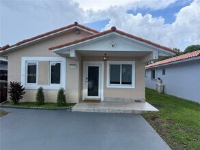Building Photo - 3 bedroom in Hialeah FL 33016