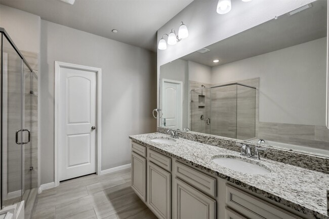 Building Photo - 15331 Westland Gate Dr