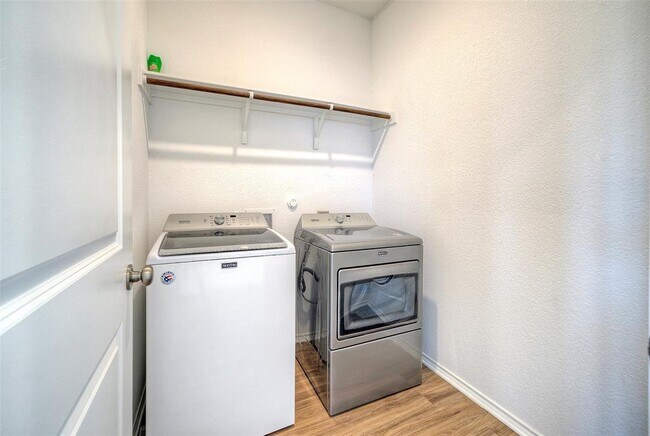 Building Photo - 201 Rioja