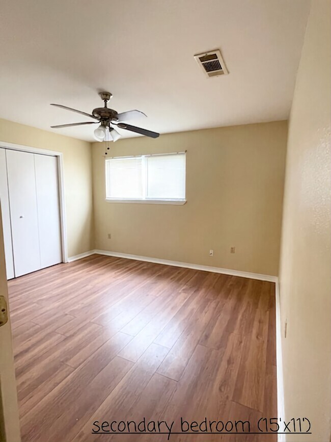 Secondary bedroom (15'x11') - 7621 Alabama St