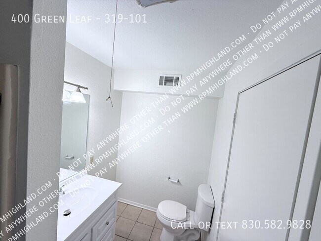 Building Photo - 400 Green Leaf