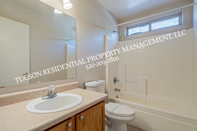 Building Photo - 7623 S Meadow Spring Way