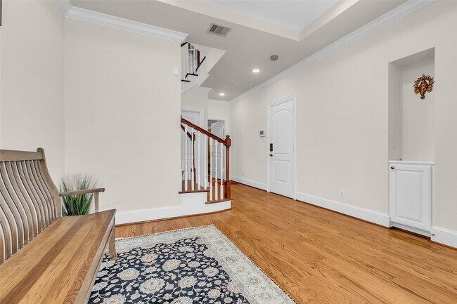 Building Photo - 1305 Studer St