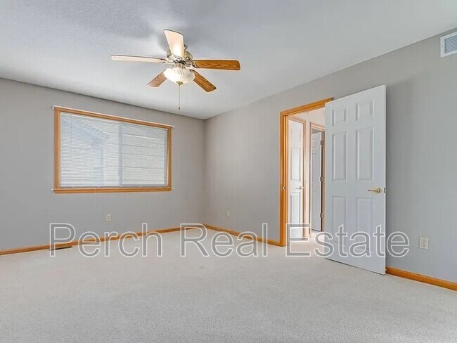 Building Photo - 14041 W Amherst Ave