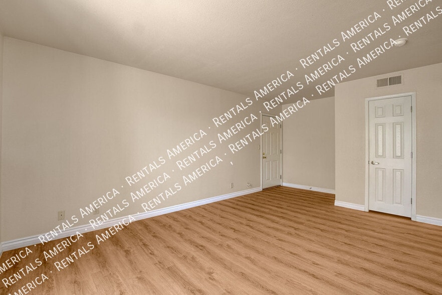 Building Photo - 4310 Sandy River Dr