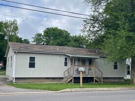 Building Photo - 206 Coles Ferry Pike