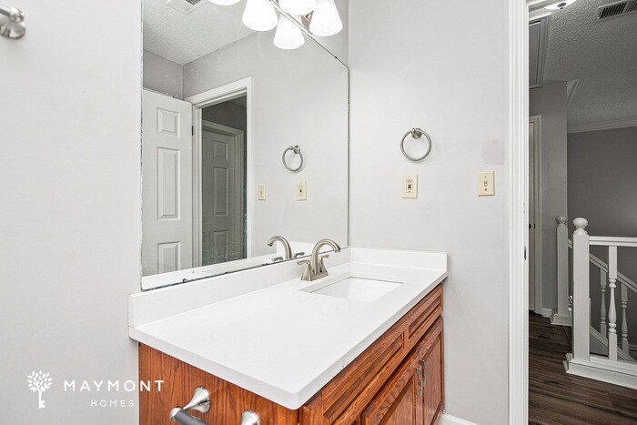 Building Photo - 2273 Hickory Path Dr