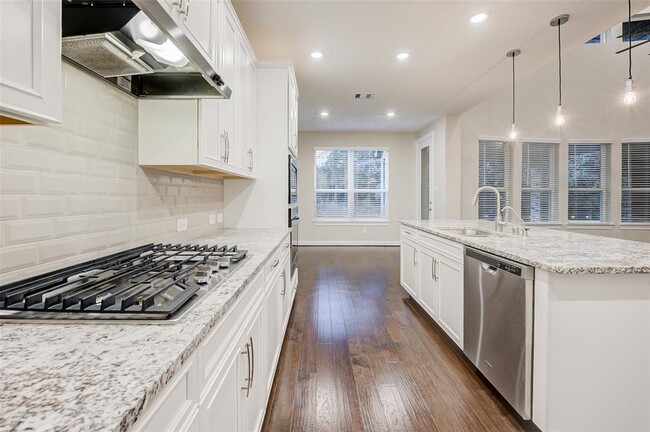 Building Photo - 14017 Northline Lake Dr
