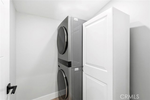 Building Photo - 4635 Kraft Ave