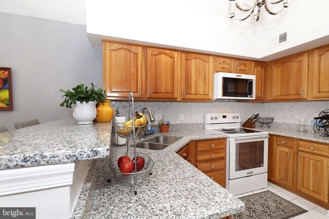 Building Photo - 455 Fortress Way