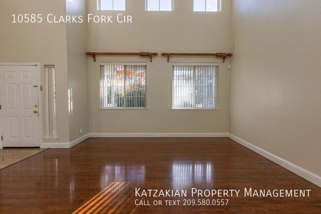 Building Photo - Charming 4-Bedroom Home in Spanos Park Wes...