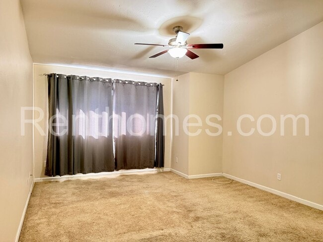 Building Photo - 371 Compass Rd