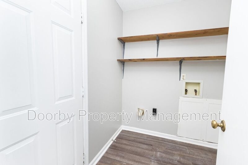 Building Photo - 124 Fawn Dr