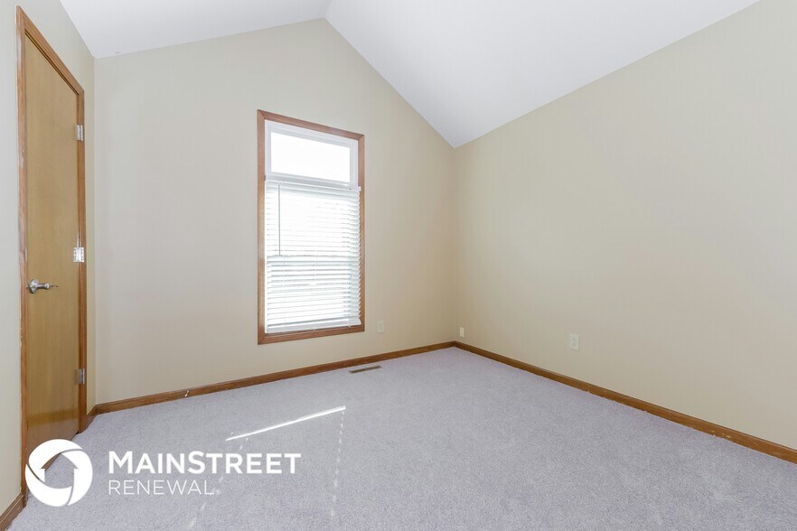 Building Photo - 4050 SW La Harve Dr
