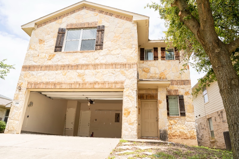 Primary Photo - 3516 Savage Springs Dr