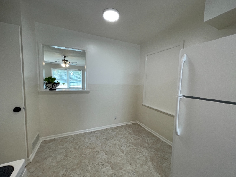 Building Photo - 3500 Lometa Dr