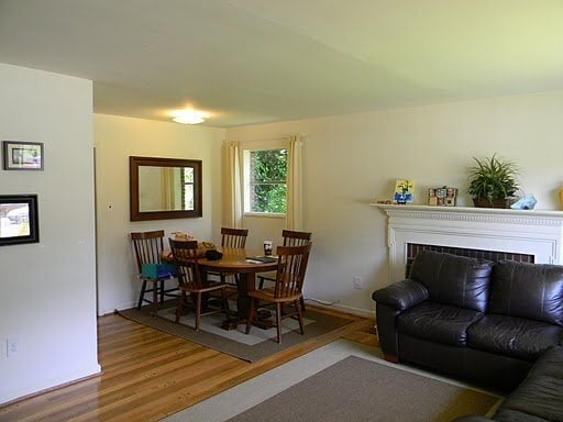 Building Photo - 925 N Montana St