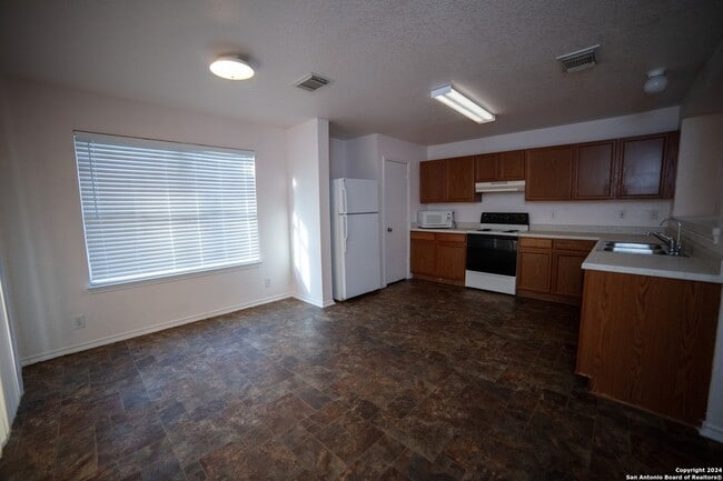 Building Photo - 4935 Ancient Elm