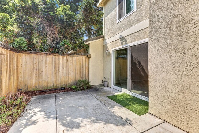 Building Photo - $500 Move In Special! 3 BD, 2.5 BA Townhome At The Groves In Carmel Valley-Del Mar