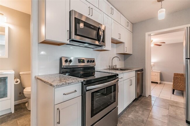 Building Photo - 3611 Anderson Ave