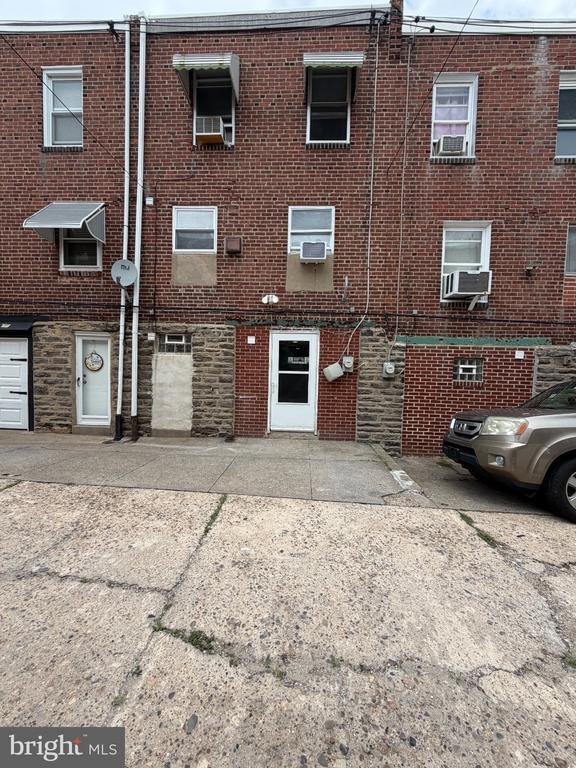 Building Photo - 4206 Vista St