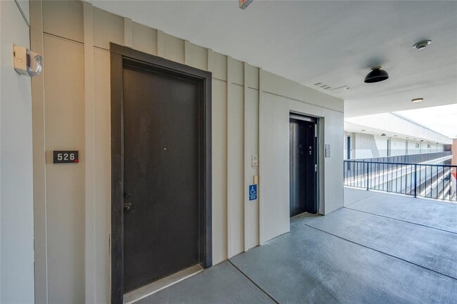 Building Photo - 4315 S Congress Ave