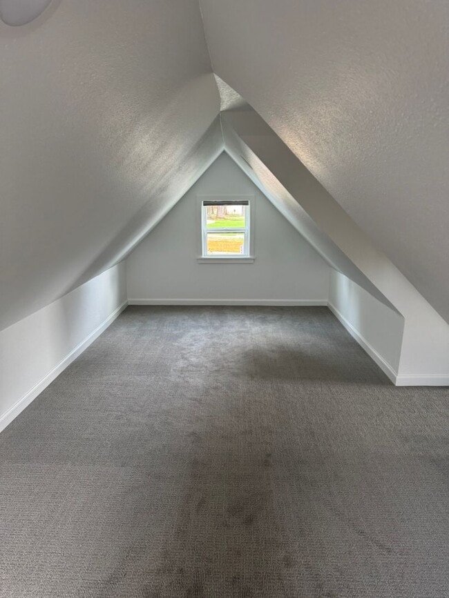 Building Photo - Beautiful newly renovated home on the hill...