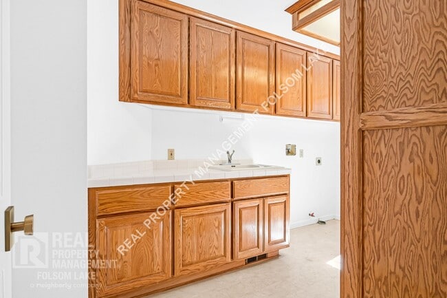 Building Photo - Beautiful 4bd 3ba home in Los Cerros Neigh...