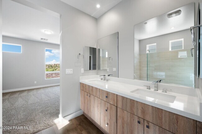 Building Photo - 1316 Rockwood Dr